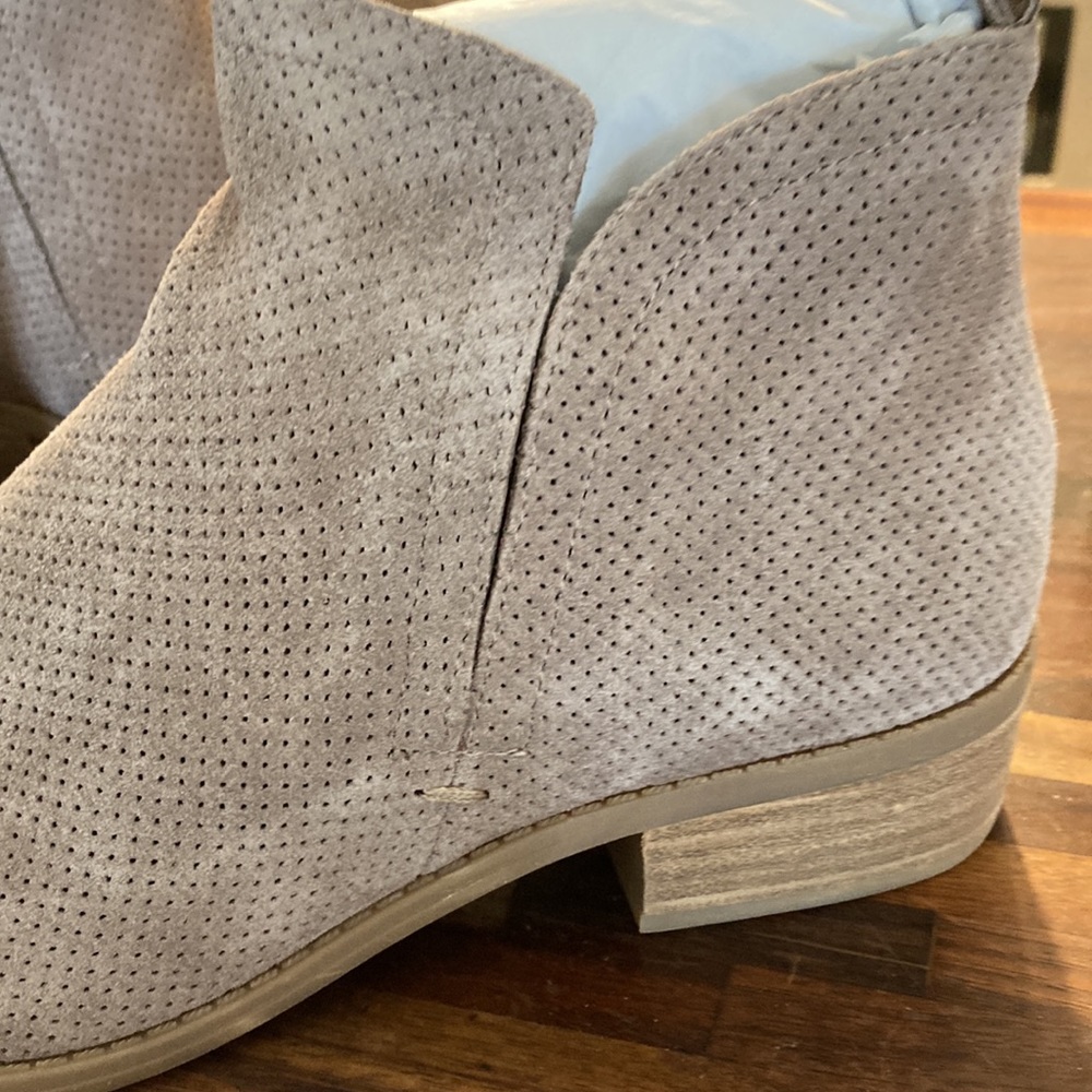 Suede booties New - Picture 4 of 9